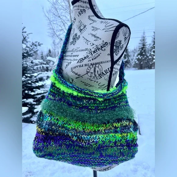 Vibrant Multicolor Knit Tote Bag - Picture 4 of 17